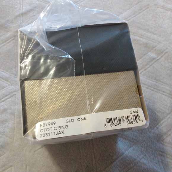 **SOLD ON Ⓜ️** Bangles Gift set 🔥 - Picture 6 of 7